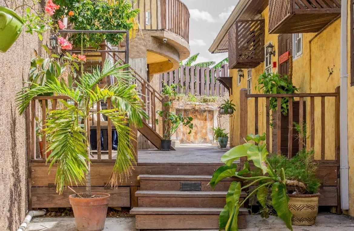 One32 Guest House كينغستون المظهر الخارجي الصورة