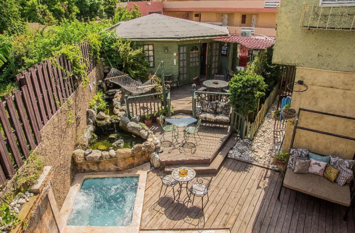 One32 Guest House كينغستون المظهر الخارجي الصورة
